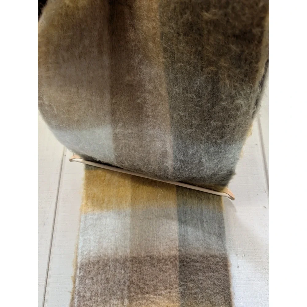 Celtic Ore Knitwear‎ Irish Wool Blend Plaid Scarf Mustard Taupe Fringe  Ireland